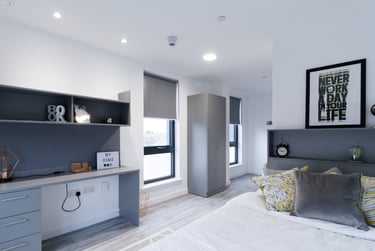 Classic Plus En Suite at Oldway Centre, 39 High Street, City Centre, Swansea, SA11LA - Image 1